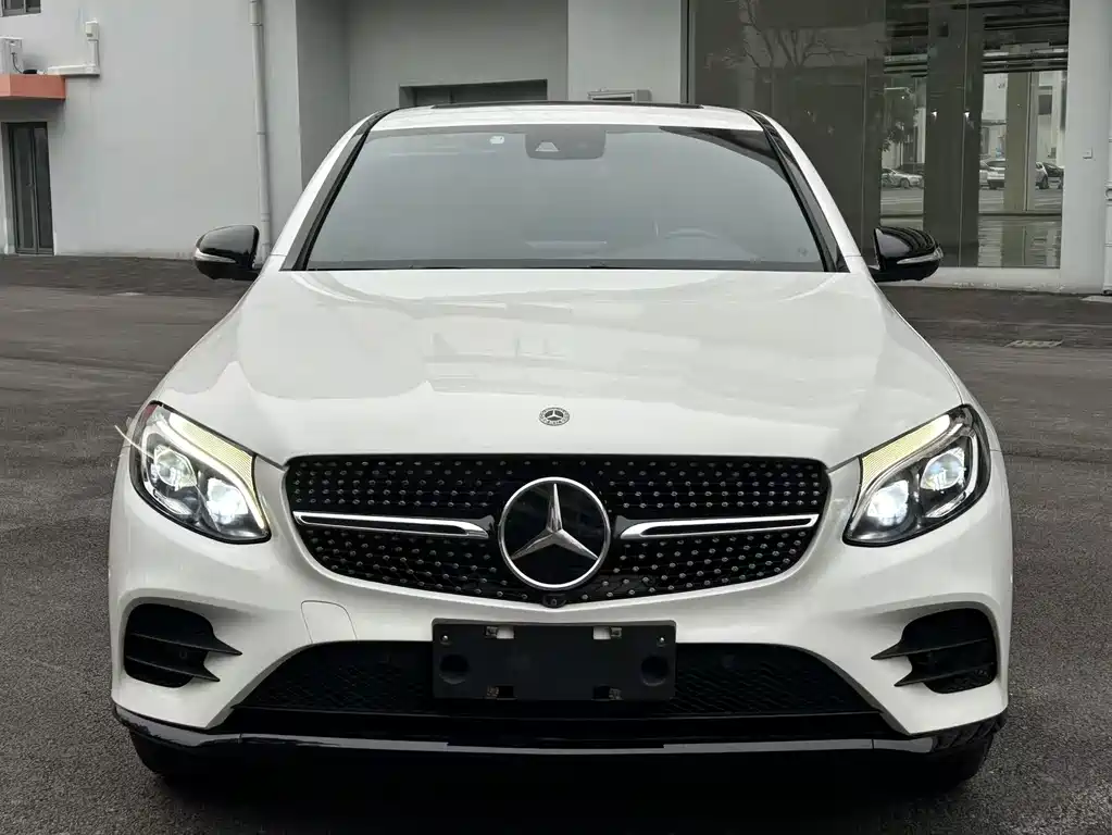 Mercedes-Benz GLC Coupe 2017 GLC 300 4MATIC Coupe SUV купить на сайте DeffCars