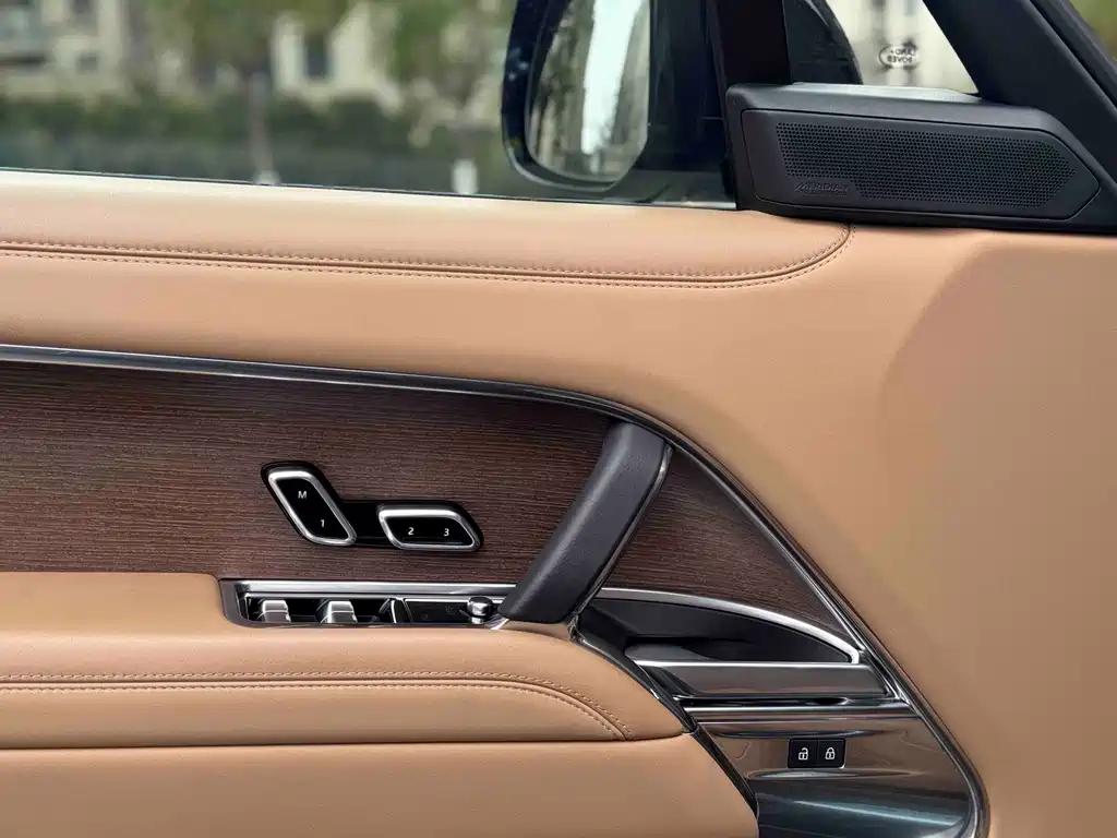 Range Rover 2024 3.0 L6 400PS Genesis Extended Edition купить на сайте DeffCars