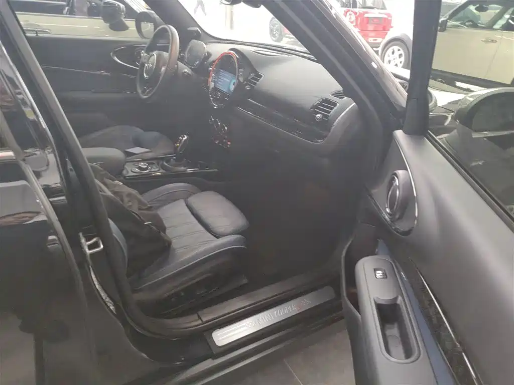 MINI CLUBMAN 2023 facelift 2.0T COOPER S Connoisseur купить на сайте DeffCars