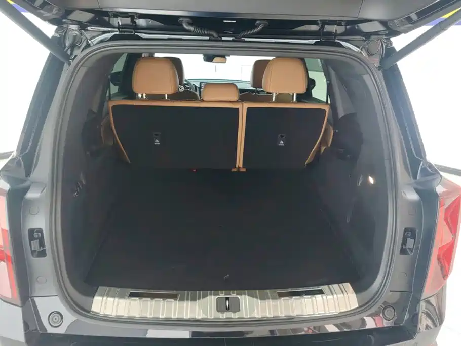 Trumpchi GS8 2025 Vanguard 2.0TGDI 2WD Deluxe Edition 5-seater купить на сайте DeffCars