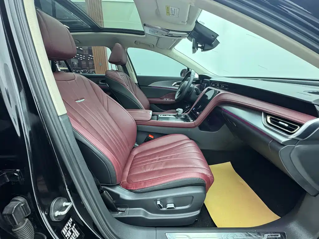 Hongqi H5 2023 2.0T Automatic Zhilianqichang Edition купить на сайте DeffCars