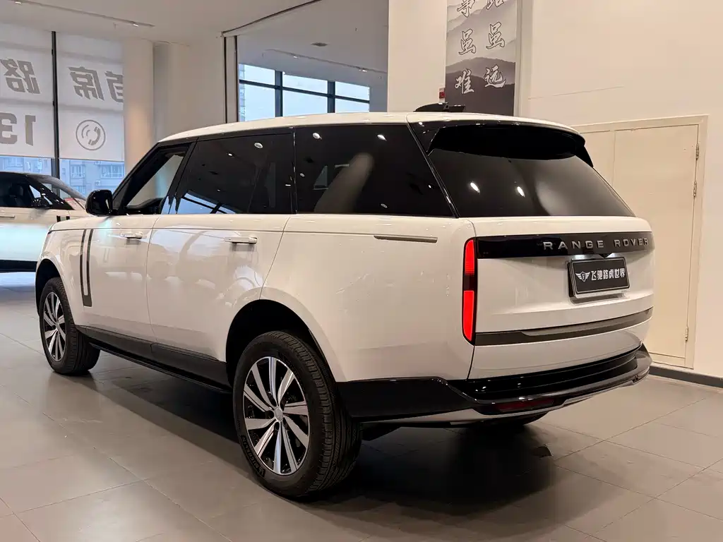 Range Rover 2025 3.0 L6 400PS Extended Edition купить на сайте DeffCars