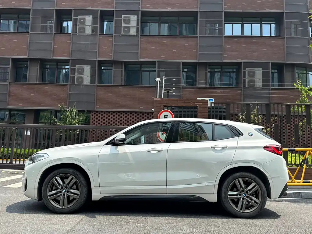 BMW X2 2021 facelift sDrive25i M sports package купить на сайте DeffCars