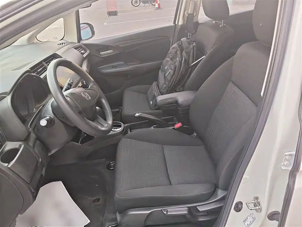 Fit 2018 1.5L CVT Comfort Sunroof Edition купить на сайте DeffCars