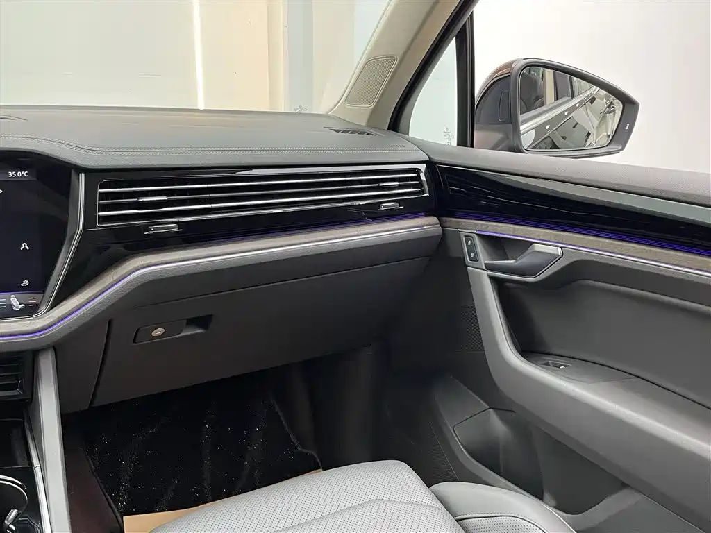 Touareg 2023 3.0TSI Ruixiang Edition Classic Sports Package купить на сайте DeffCars