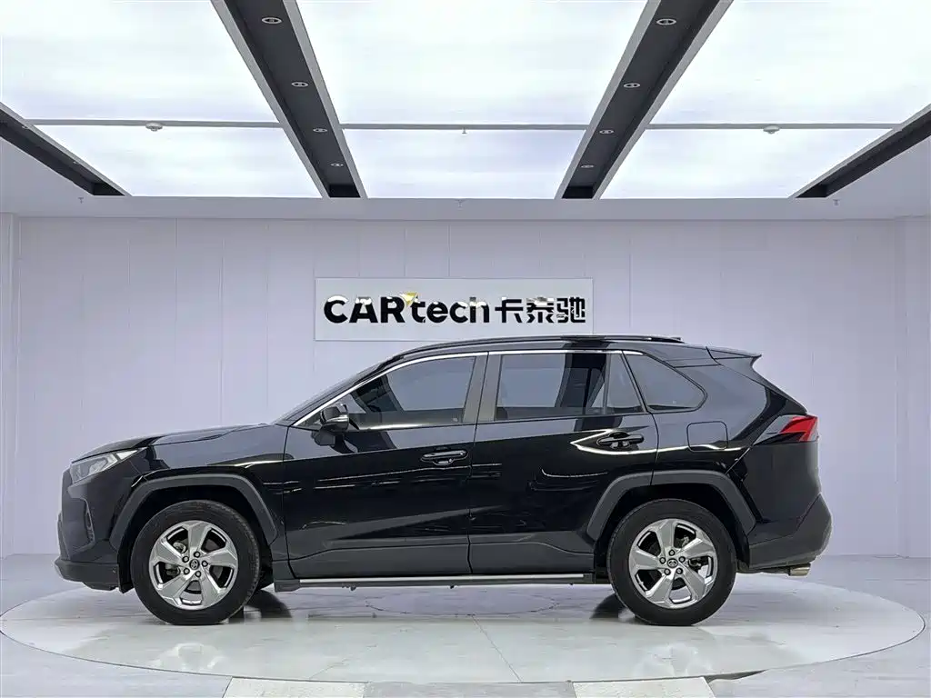 RAV4 Rongfang 2022 2.0L CVT two-wheel drive fashion version купить на сайте DeffCars