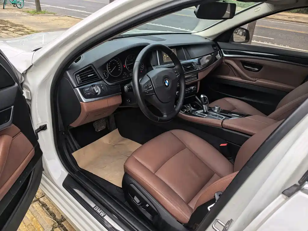 BMW 5 Series (Imported) 2014 520i Elegant купить на сайте DeffCars