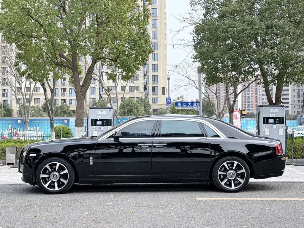 Ghost 2014 6.6T extended version купить на сайте DeffCars