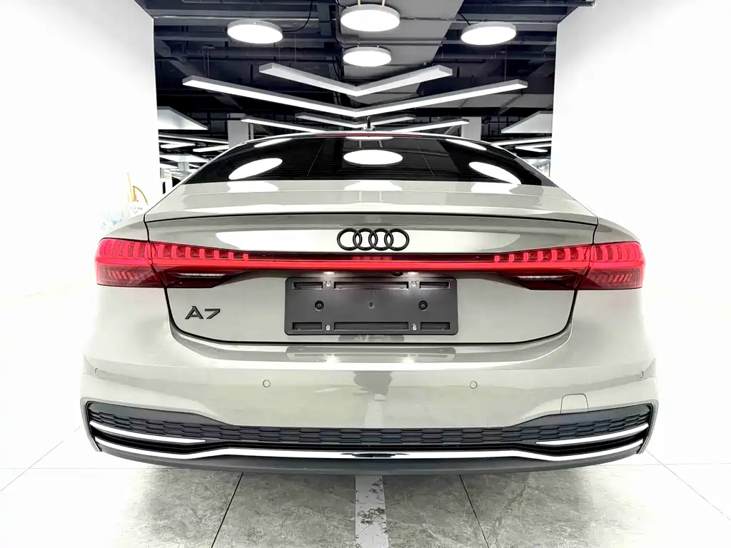 Audi A7 2023 45 TFSI Premium Selection купить на сайте DeffCars