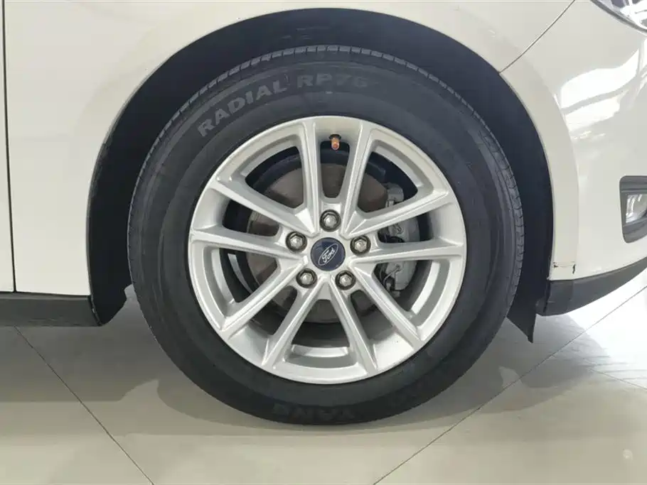 Focus 2018 hatchback classic EcoBoost 125 automatic super stylish smart mobility version купить на сайте DeffCars