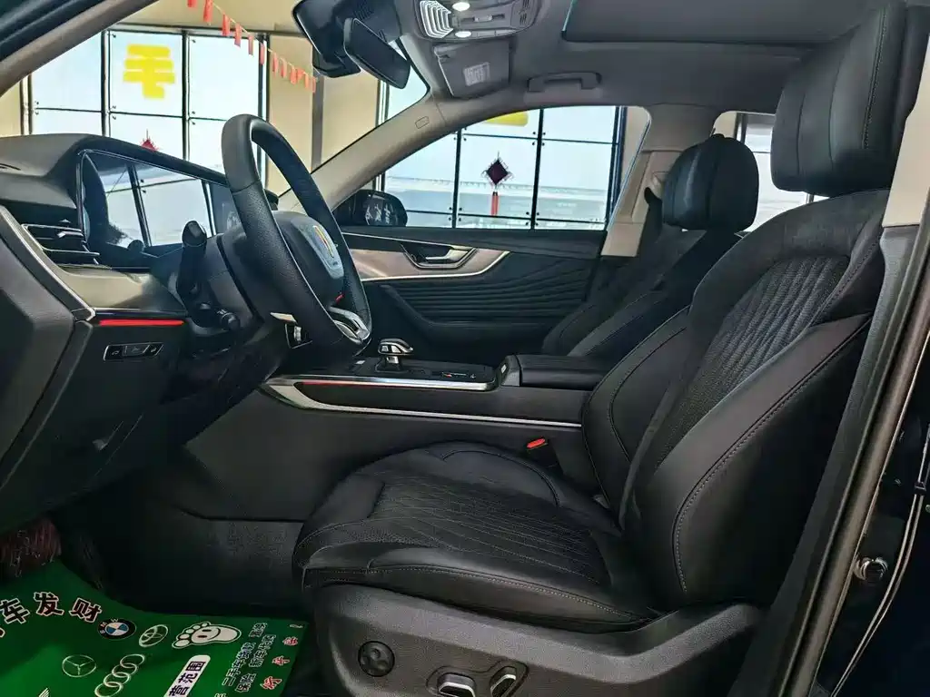 Hongqi HS5 2023 2.0T Qixiang Pro version купить на сайте DeffCars