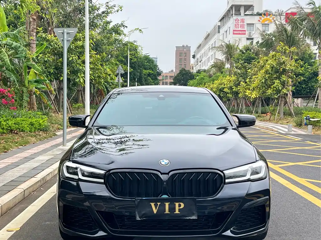 BMW 5 Series 2023 530Li Exclusive M Sports Package купить на сайте DeffCars