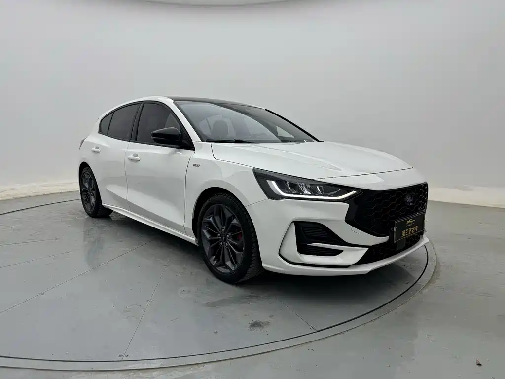 Focus 2022 Hatchback EcoBoost 180 Automatic ST Line купить на сайте DeffCars