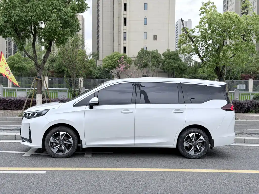 Trumpchi M6 2023 PRO 270T DCT Deluxe Edition купить на сайте DeffCars