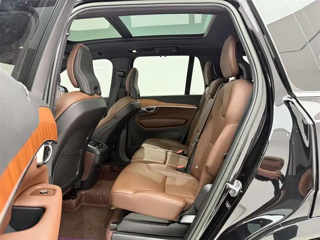 Volvo XC90 2023 B6 Zhiyi Luxury Edition 7 seats купить на сайте DeffCars