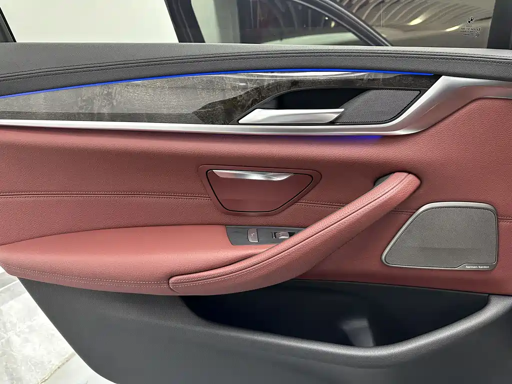 BMW 5 Series 2018 facelift 530Li Exclusive M Sports Package купить на сайте DeffCars