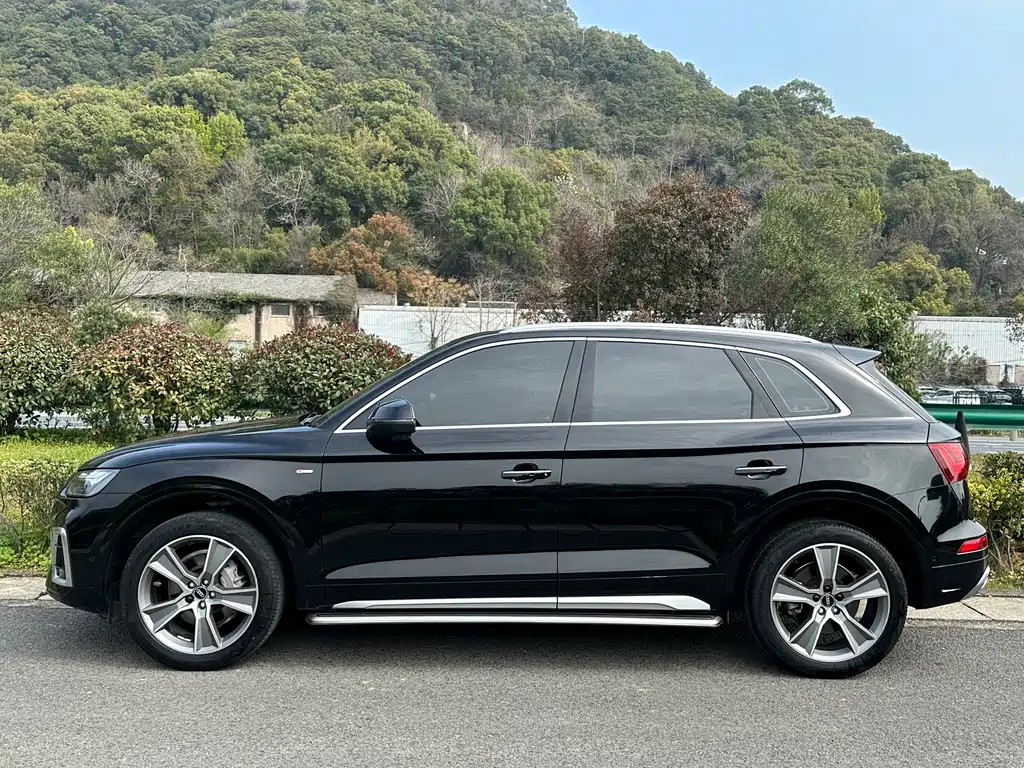 Audi Q5L 2022 facelift 45T luxury and dynamic model купить на сайте DeffCars