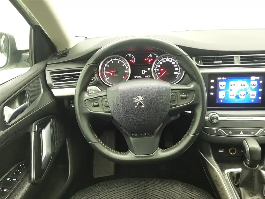 Peugeot 408 2015 1.2T automatic luxury version купить на сайте DeffCars