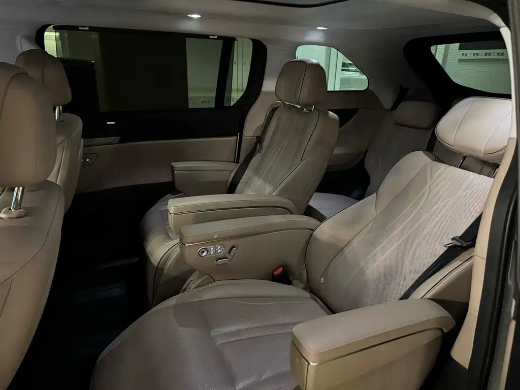 Xpeng X9 2024 model 702 super long battery life Max купить на сайте DeffCars