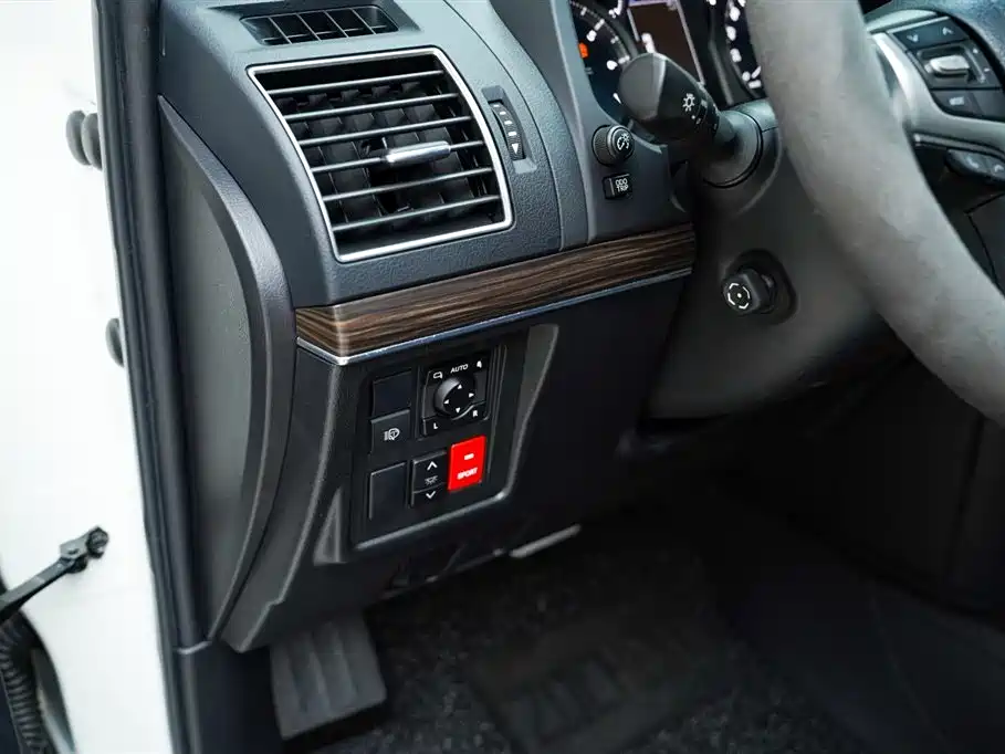 Prado 2018 3.5L automatic VX NAVI rear mounted spare tire купить на сайте DeffCars