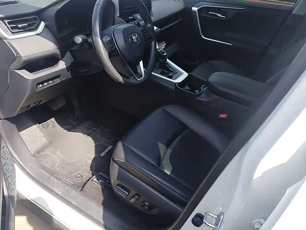 RAV4 Rongfang 2020 2.0L CVT two-wheel drive fashion PLUS version купить на сайте DeffCars