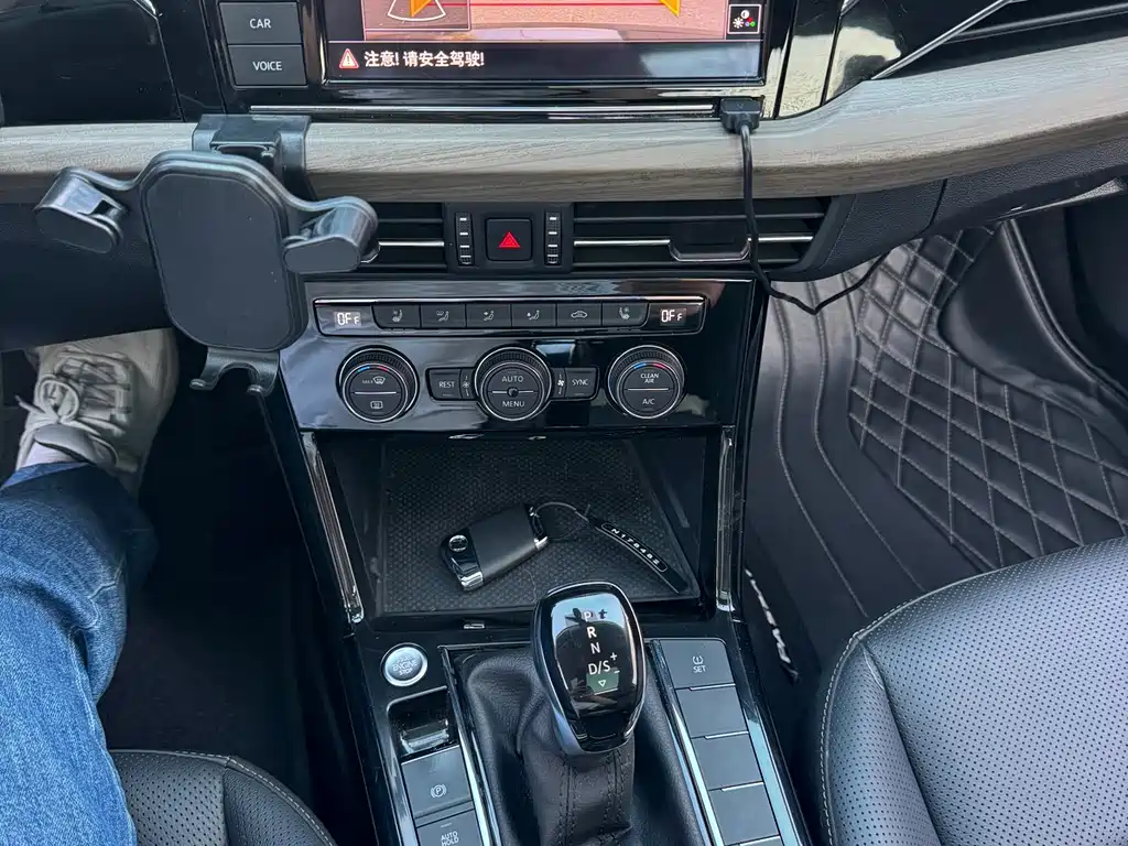 Passat 2020 330TSI Luxury Edition National V купить на сайте DeffCars
