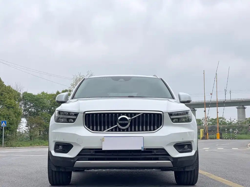 Volvo XC40 2021 T4 four-wheel drive Zhiyuan Sport Edition купить на сайте DeffCars