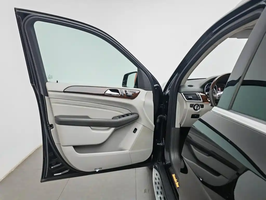 Mercedes-Benz M-Class 2012 ML 350 Luxury Model купить на сайте DeffCars