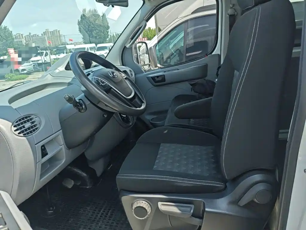 V80 2023 model 2.0T AMT classic Ao Yuntong short axis mid-top 5/6 seats купить на сайте DeffCars