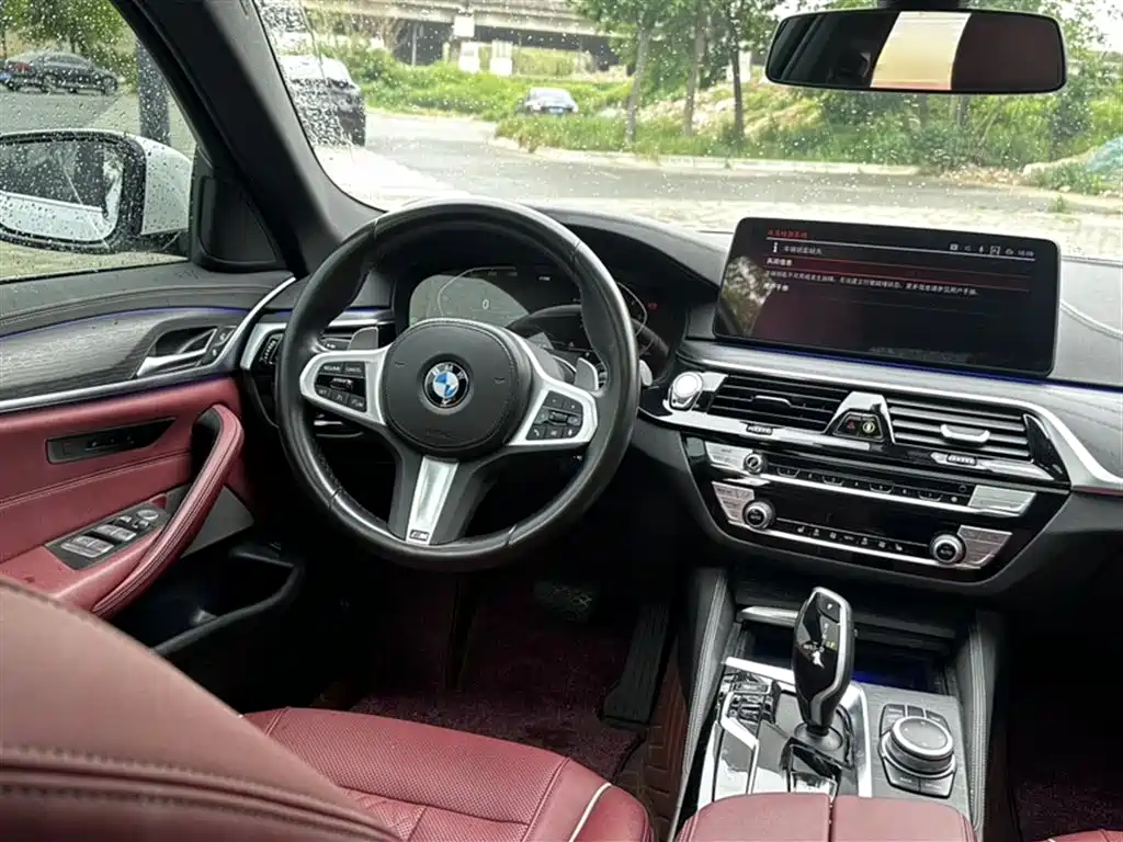 BMW 5 Series 2022 facelift 530Li leading M sports package купить на сайте DeffCars
