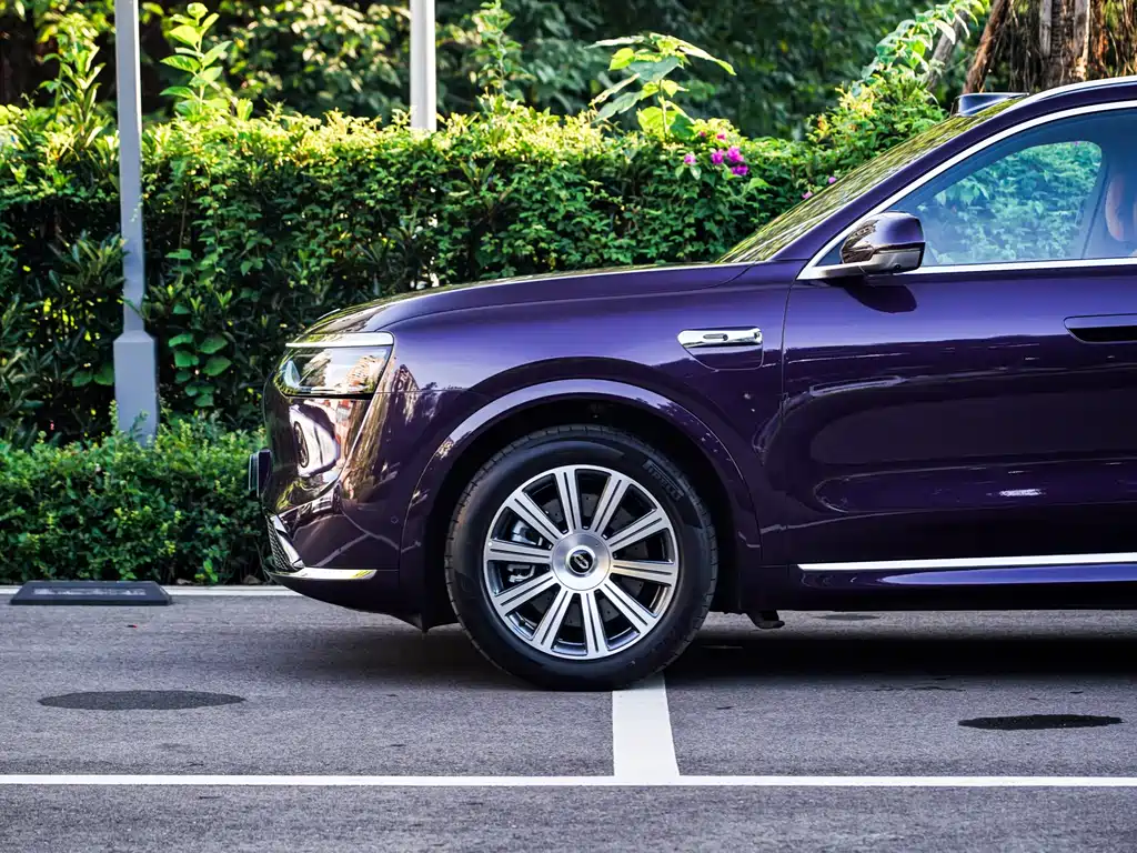 Wenjie M8 2025 pure electric Max+ six-seater long-range version 896-line lidar) купить на сайте DeffCars