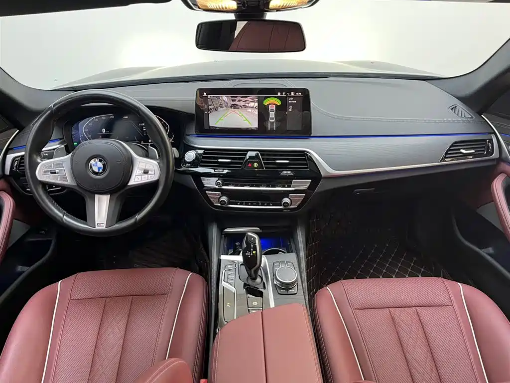 BMW 5 Series 2022 530Li Leading M Sports Package купить на сайте DeffCars