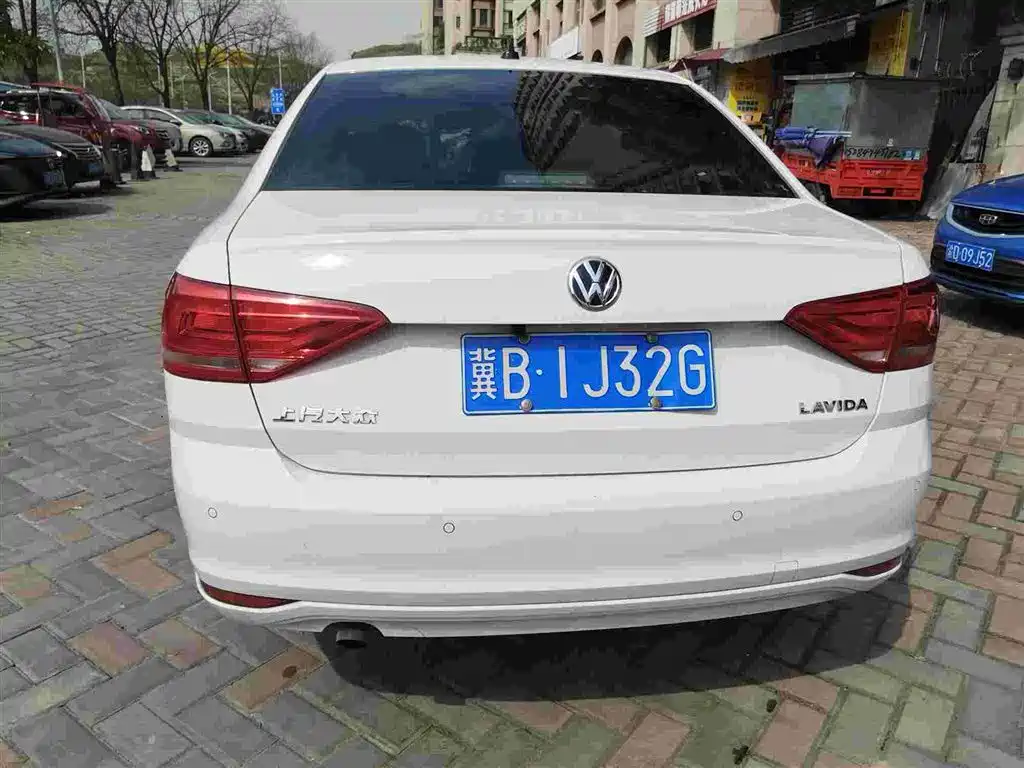 Lavida 2018 Classic 1.5L Automatic Fashion Edition National VI купить на сайте DeffCars