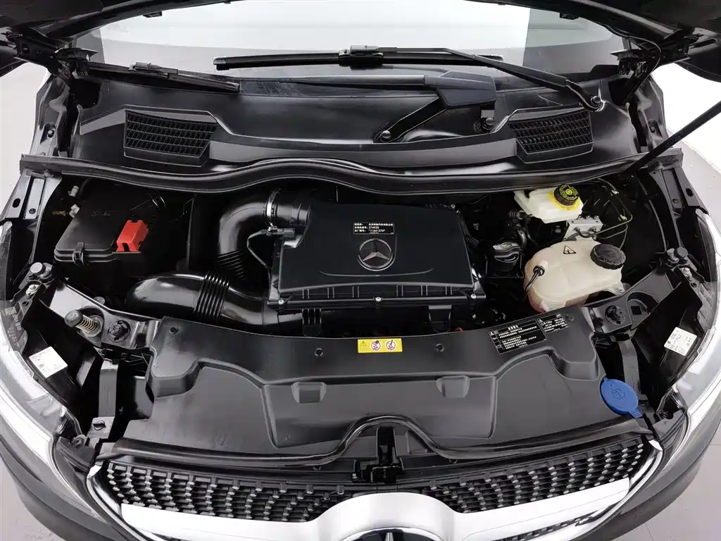 Mercedes-Benz V-Class 2022 V 260 L Long Wheelbase Luxury Edition купить на сайте DeffCars