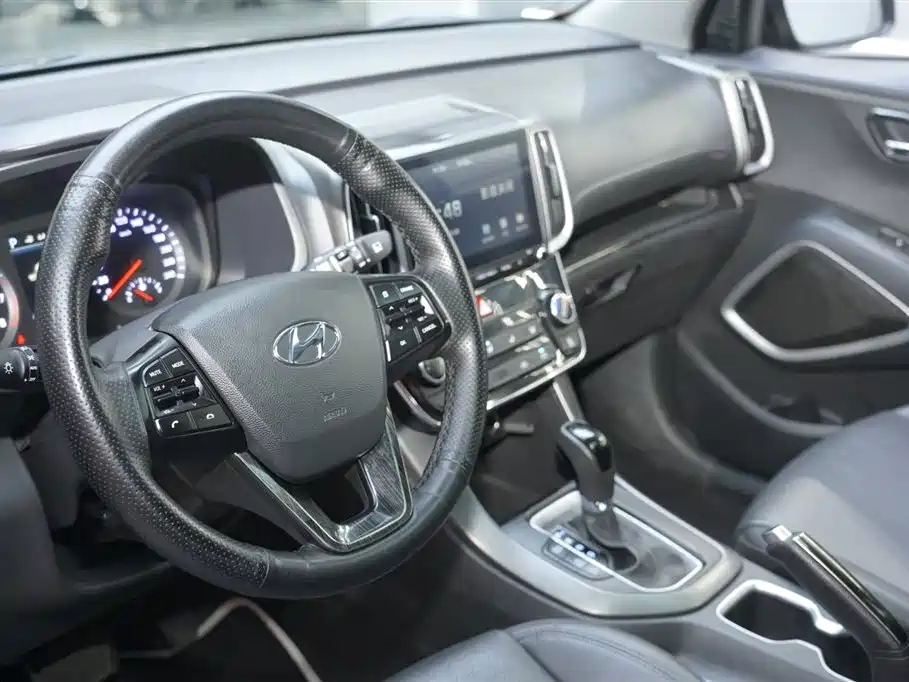 Beijing Hyundai ix35 2019 2.0L automatic two-wheel drive Zhiyong·Enjoy Edition National V купить на сайте DeffCars