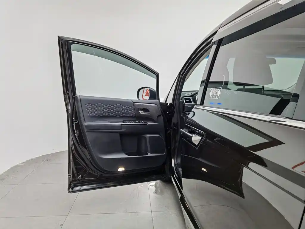 Alison 2022 2.0L e:HEV Luxury First Edition купить на сайте DeffCars