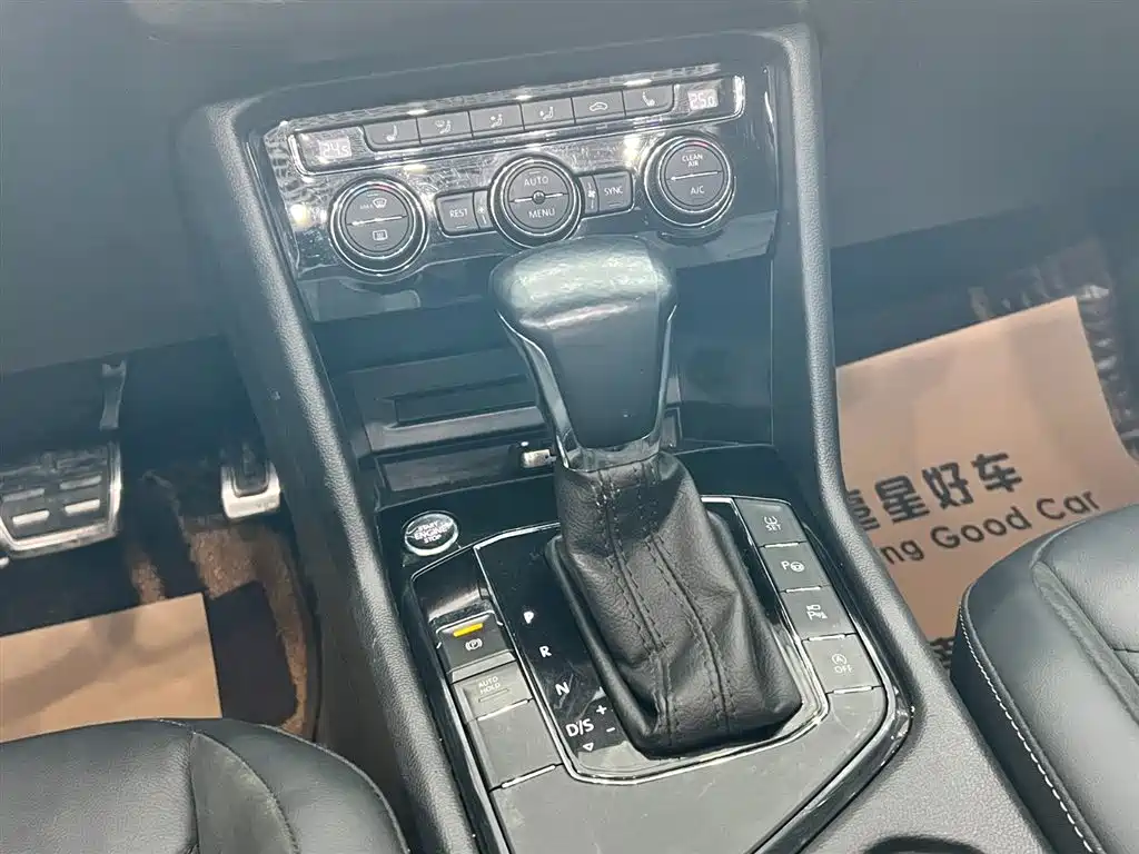 Tiguan L 2021 330TSI automatic two-wheel drive R-Line version купить на сайте DeffCars