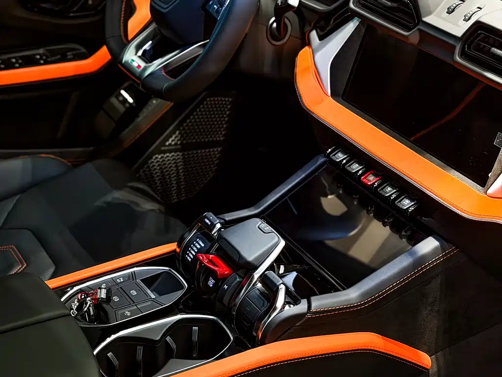 Urus SE 2026 4.0T Standard Edition купить на сайте DeffCars