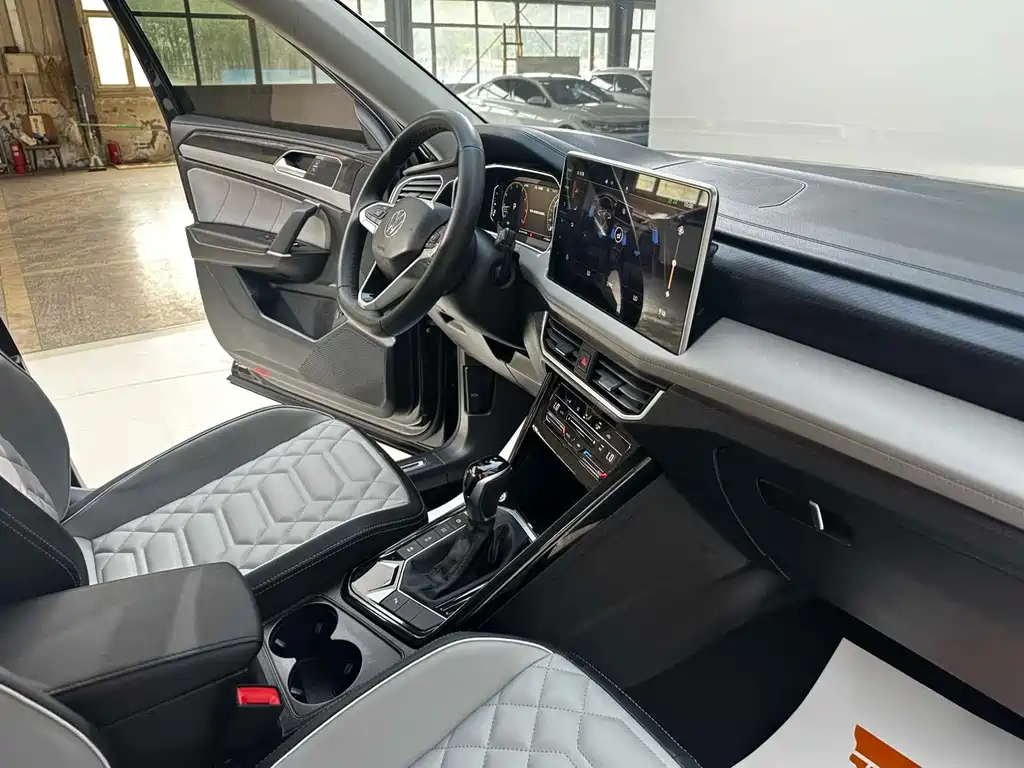 Tyron 2023 280TSI Deluxe Plus Advanced Edition купить на сайте DeffCars