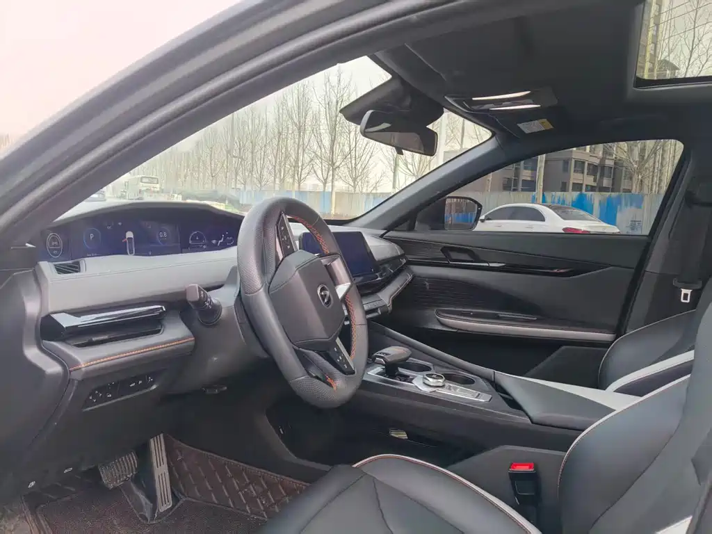 Changan UNI-V 2023 1.5T exclusive model купить на сайте DeffCars