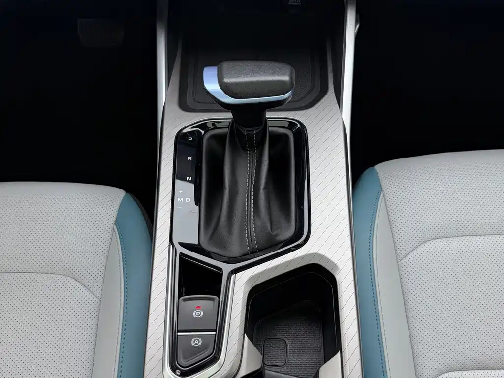 Emgrand 2023 4th Generation Champion Edition 1.5L CVT flagship model купить на сайте DeffCars