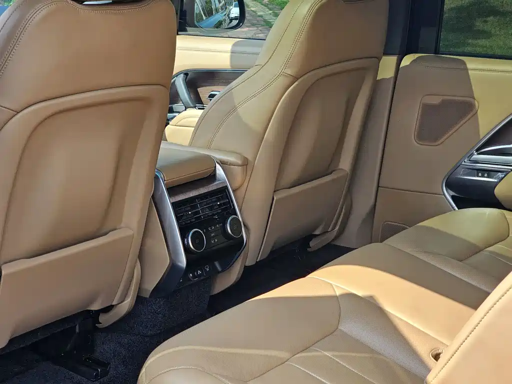 Range Rover 2023 3.0 L6 400PS Seven-seater Extended Edition купить на сайте DeffCars