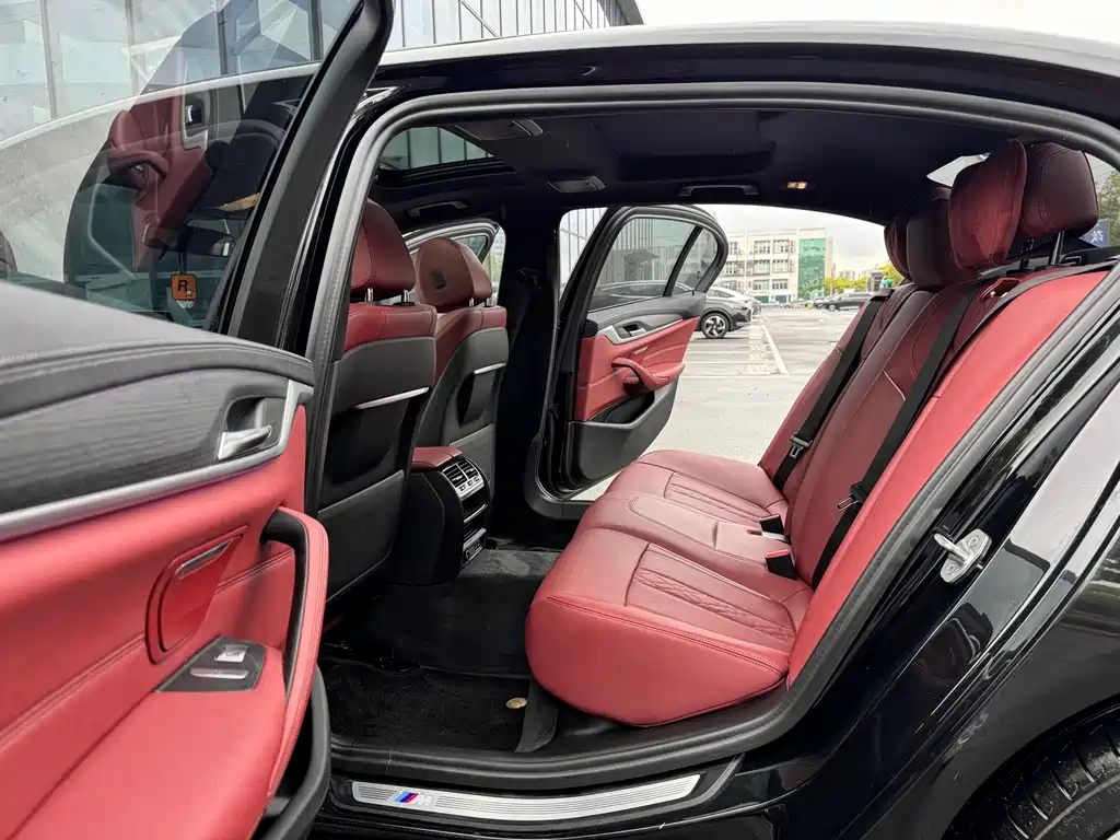 BMW 5 Series 2021 530Li Leading M Sports Package купить на сайте DeffCars