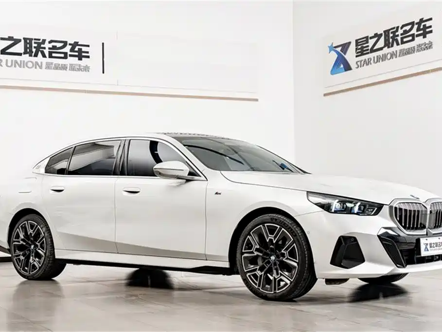 BMW 5 Series 2025 530Li Exclusive M Sports Package купить на сайте DeffCars