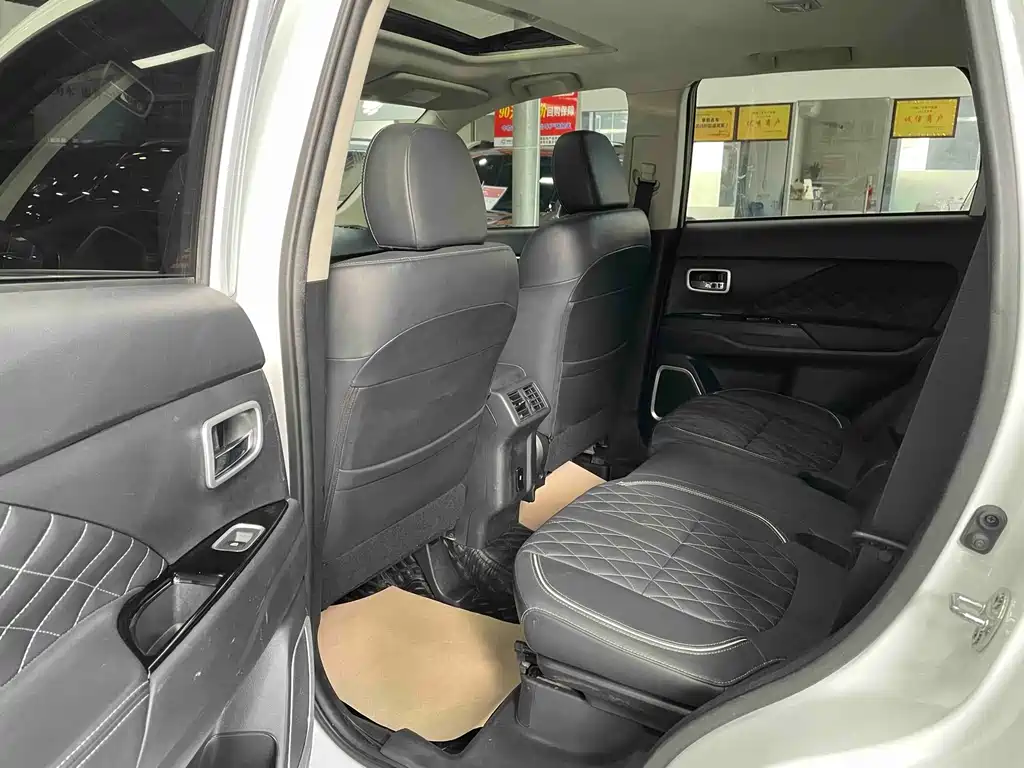 Outlander 2021 2.4L four-wheel drive exclusive version 7 seats купить на сайте DeffCars