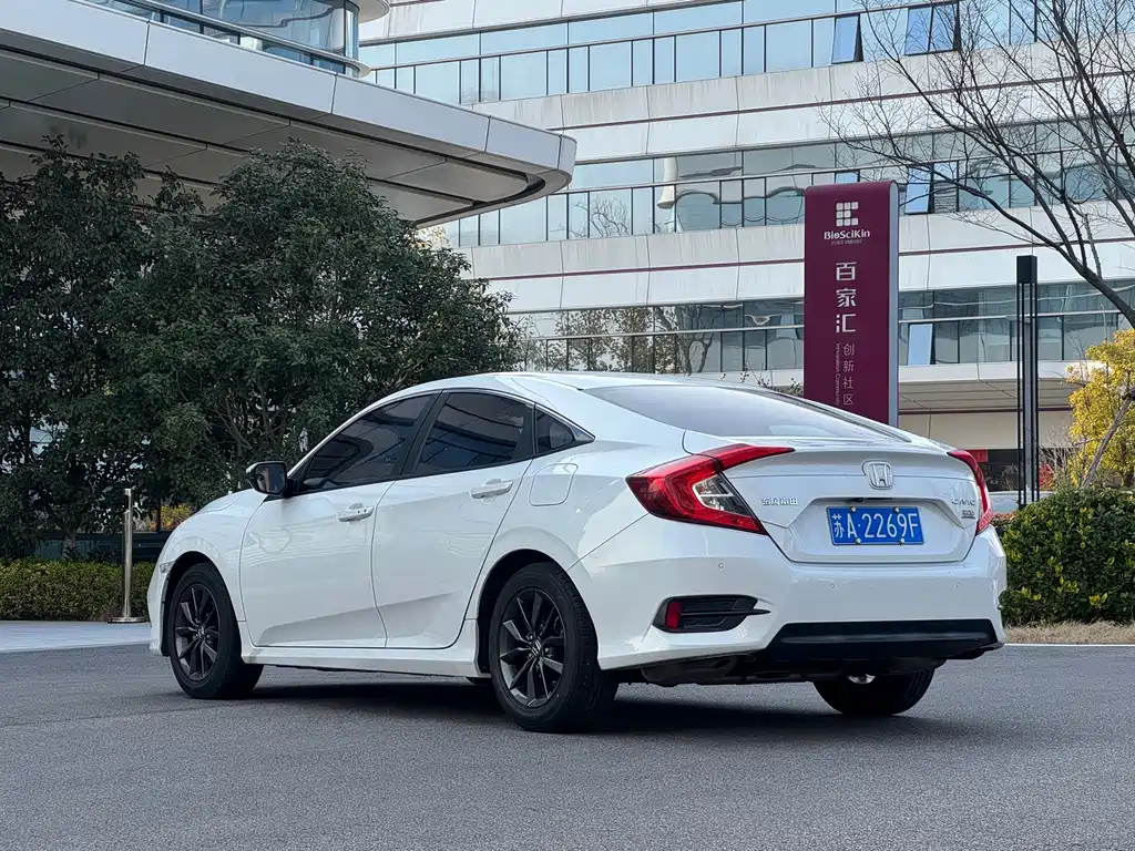 Civic 2019 220TURBO CVT Dynamic Edition National V купить на сайте DeffCars