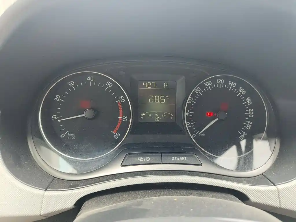Fabia 2015 1.6L automatic sports version купить на сайте DeffCars