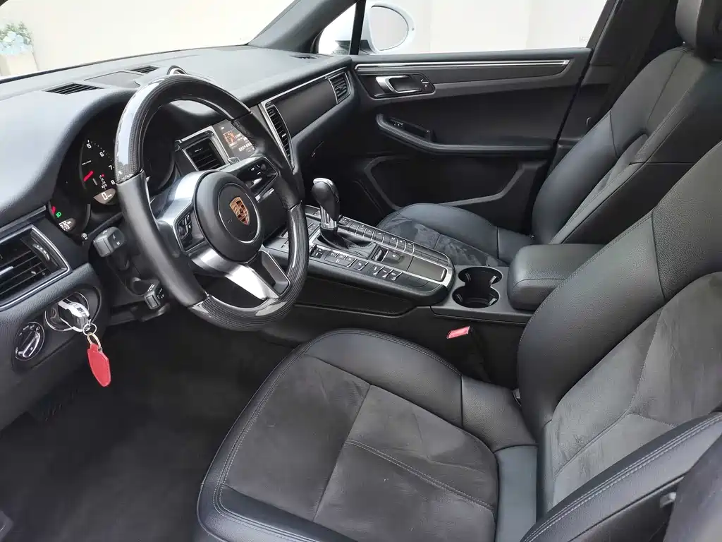 Macan 2017 Macan 2.0T купить на сайте DeffCars