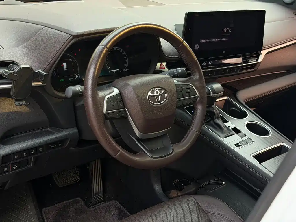 SIENNA 2023 2.5L Hybrid Platinum Edition купить на сайте DeffCars