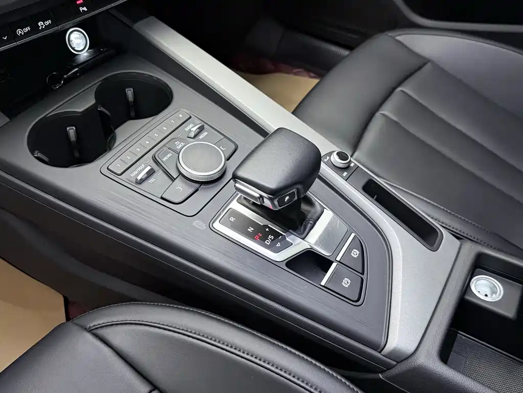 Audi A4L 2018 30th Anniversary Model 40 TFSI Enterprising купить на сайте DeffCars